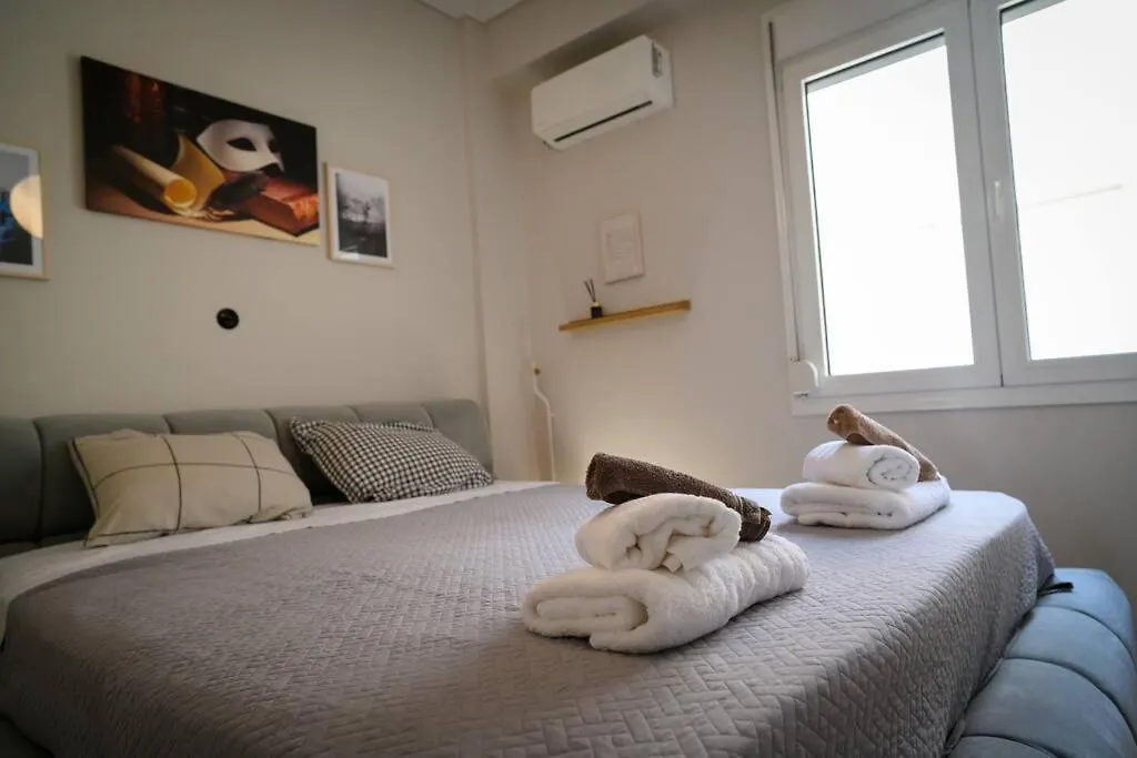 Bluexenia 1 Bedroom Retro Luxury-1
