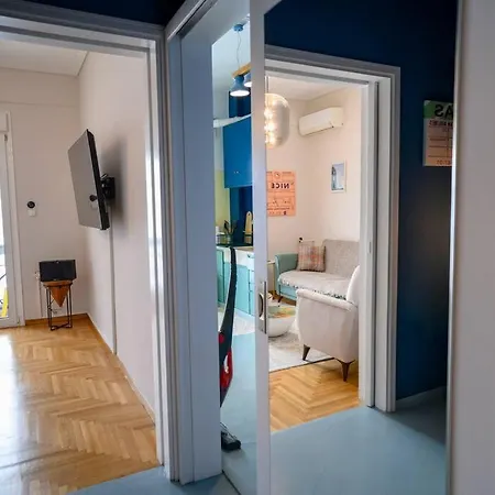 Bluexenia 1 Bedroom Retro Luxury-3